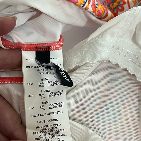 JANTZEN Beautiful Bazaar High Neck One-Piece Size 10 New - Picture 7 of 7